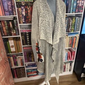 Chic Gray Floral Embroidered Women's Cardigan “Traveling Set Shawl”